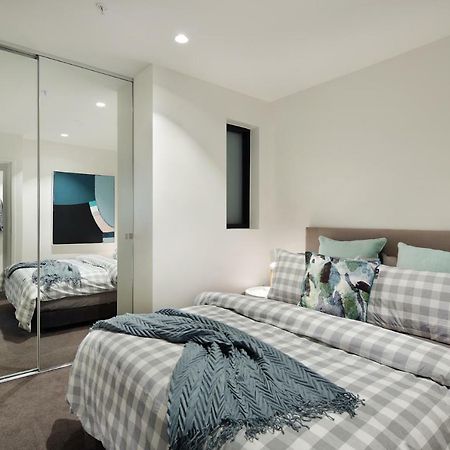 Experience Platinum Hotel Apartments Мелбърн Екстериор снимка