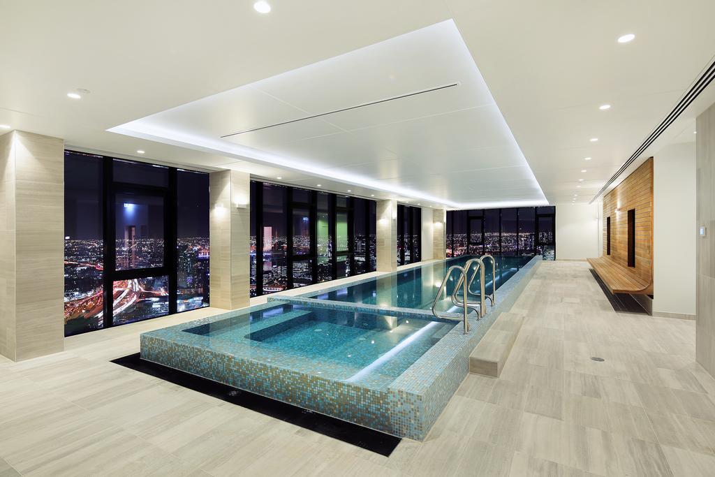 Experience Platinum Hotel Apartments Мелбърн Екстериор снимка