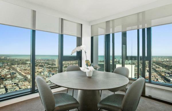 Experience Platinum Hotel Apartments Мелбърн Екстериор снимка