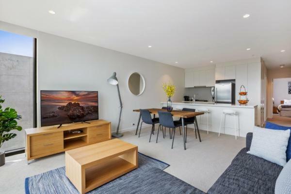 Experience Platinum Hotel Apartments Мелбърн Екстериор снимка