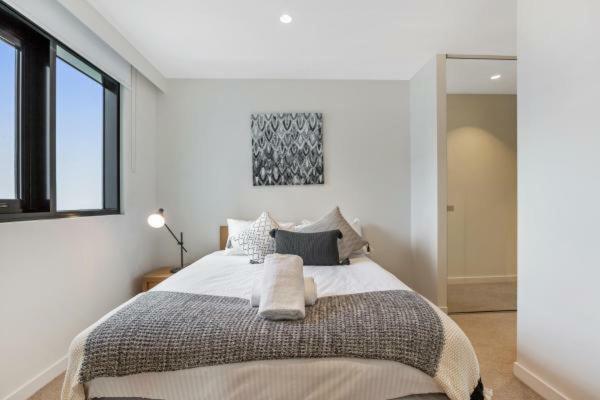 Experience Platinum Hotel Apartments Мелбърн Екстериор снимка