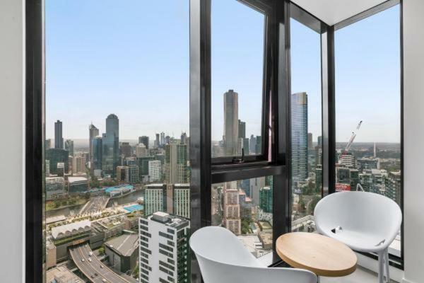 Experience Platinum Hotel Apartments Мелбърн Екстериор снимка